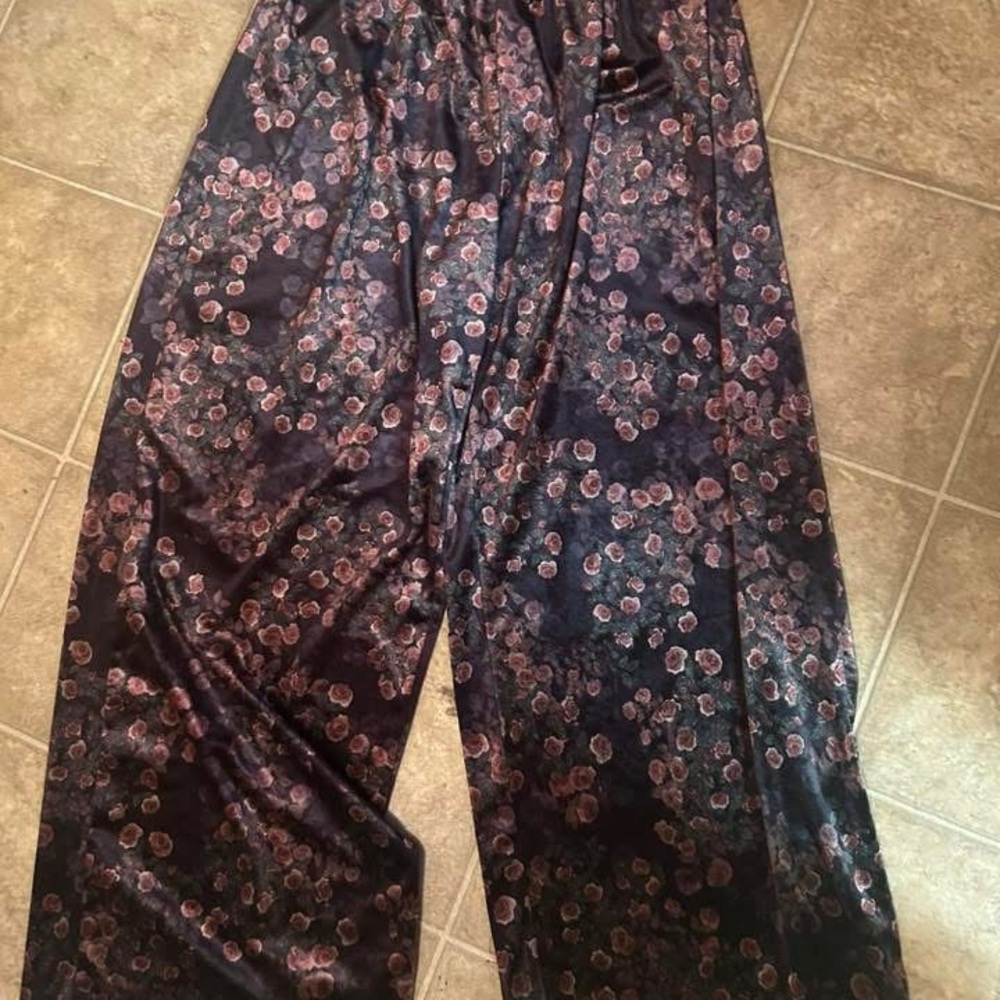 Floral Wide-Leg Satin Pants in Black and Dusty Rose